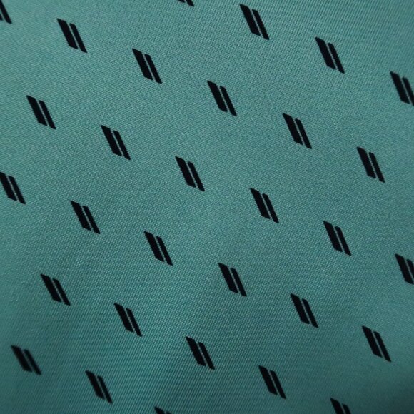 Under Armour Aqua Pattern The Playoff Polo (L) OMG! ⛳️ - Picture 4 of 10